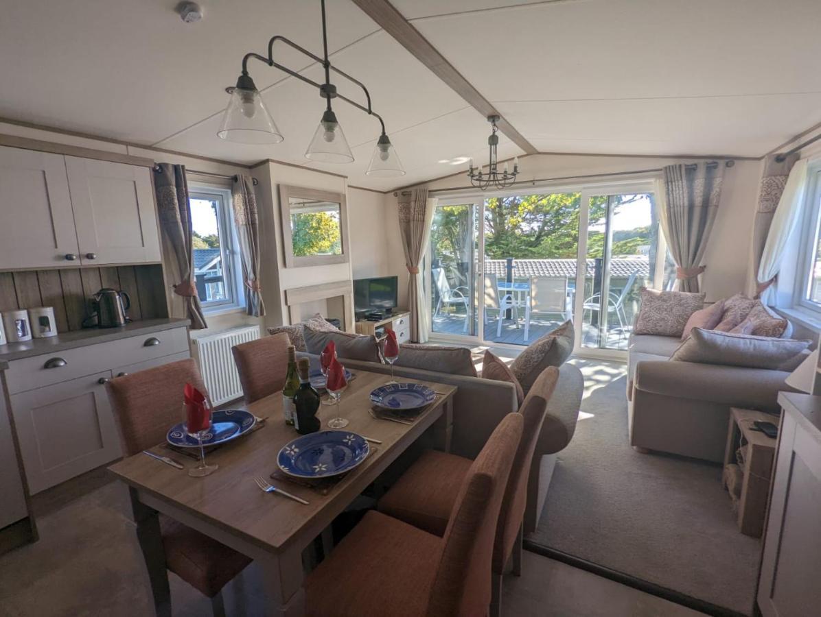 Stunning Luxury Caravan On Edge Of New Forest On Shorefield Country Park Entertainment And Leisure Passes Included Milford on Sea Zewnętrze zdjęcie